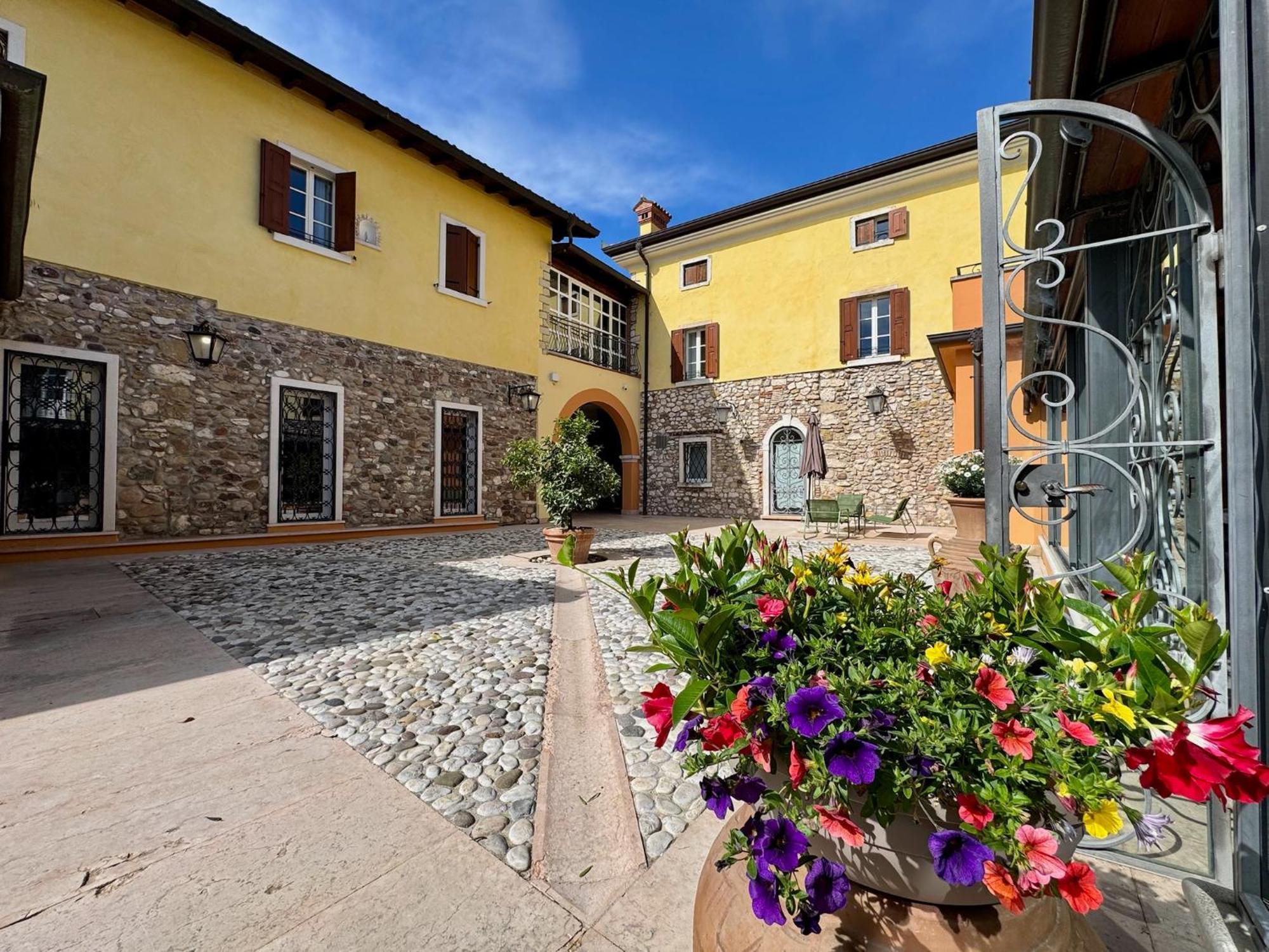 Corte Impero Hotel & Restaurant Affi Exterior photo